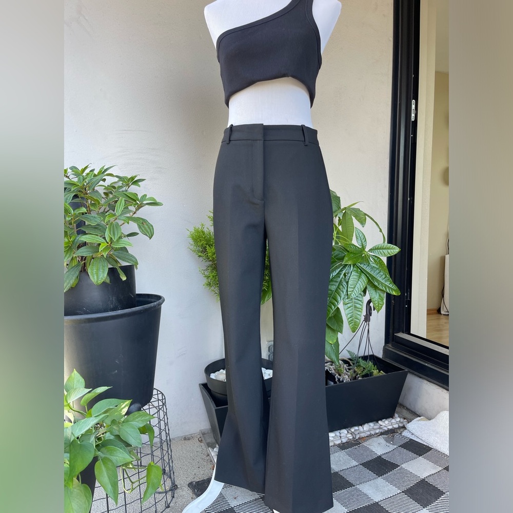 🌿 Zara Classy Slim Flared Pants With Slits in Black, M